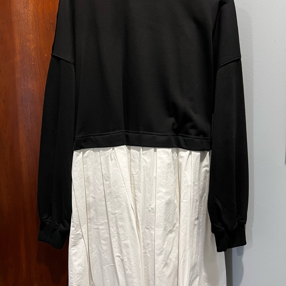 Black and White Long Sleeve Crew Neck Sweater Dress